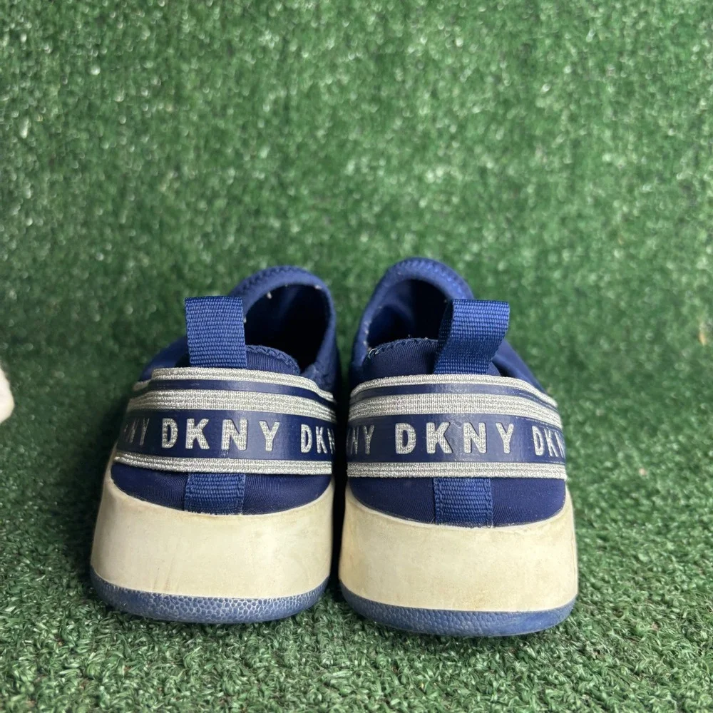 DKNY Maddie DKN246 Slip On Logo Neoprene Athleisure Sneakers Blue Youth Size 3